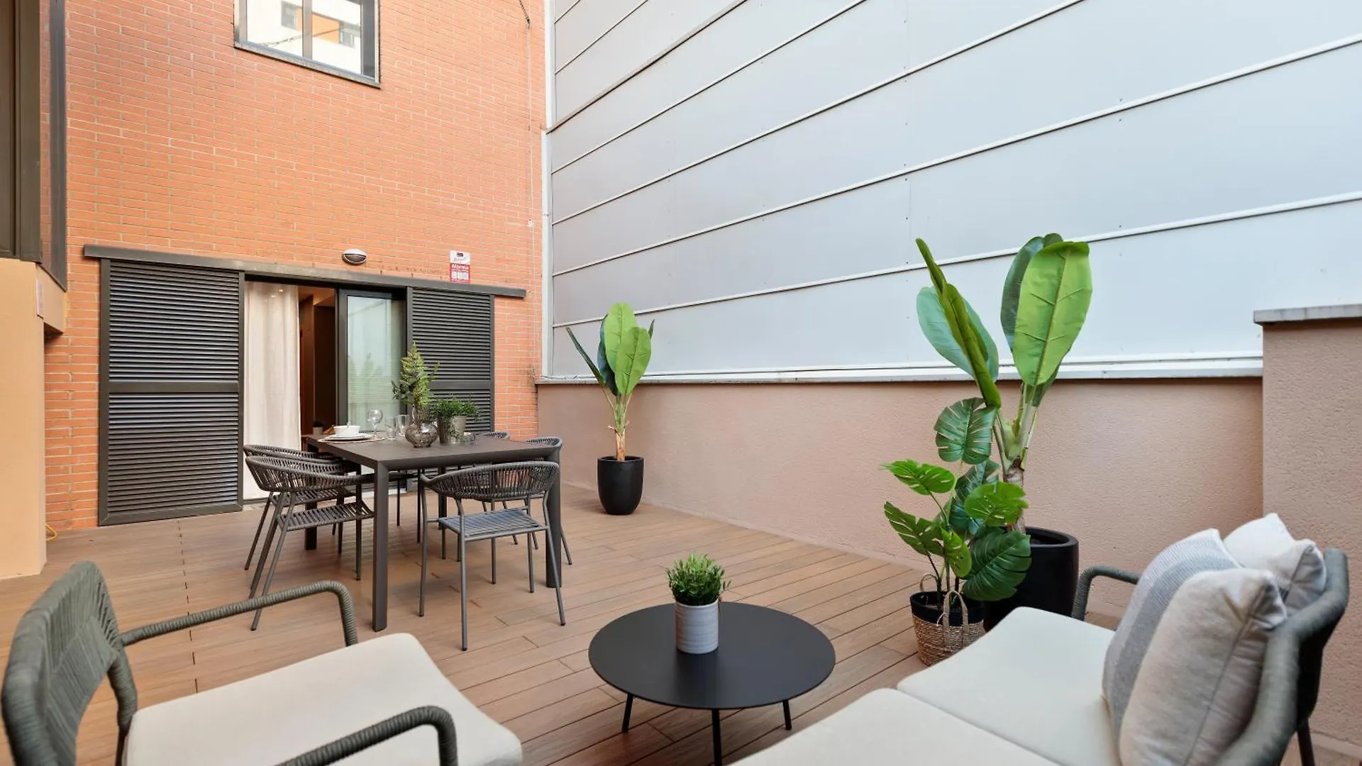 Apartments Sata Olimpic Village Area Barcelona 0*,  Spanien